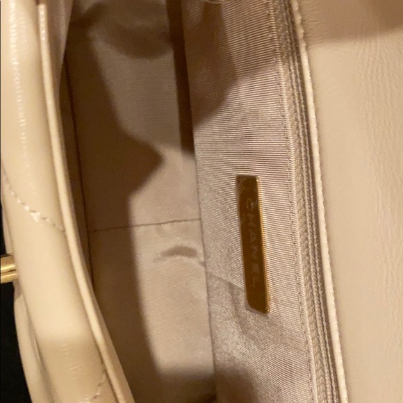 ❌SOLD❌ Chanel Goatskin Chanel 19 Flap Bag in Beige - Picture 6 of 8